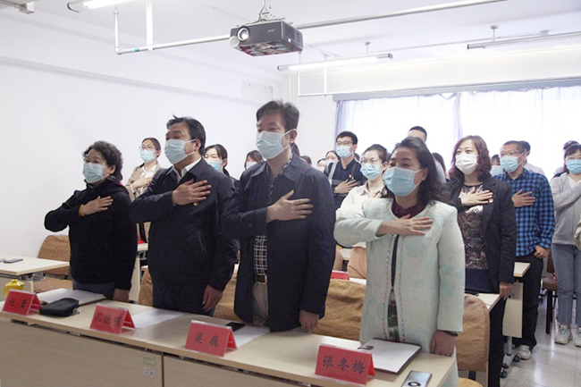 图为座谈会现场